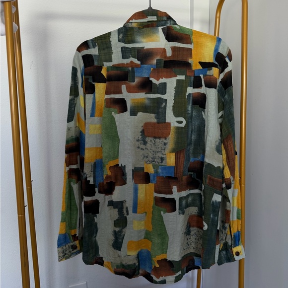 Abstract Patterned Button-Up Shirt - Picture 5 of 8